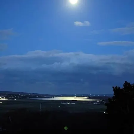 With Stunning Views Σπίτι διακοπών